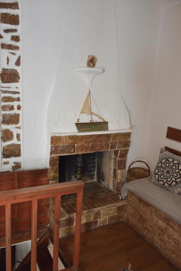 Traditional House Kassandra'S Guest House Ермиони Екстериор снимка